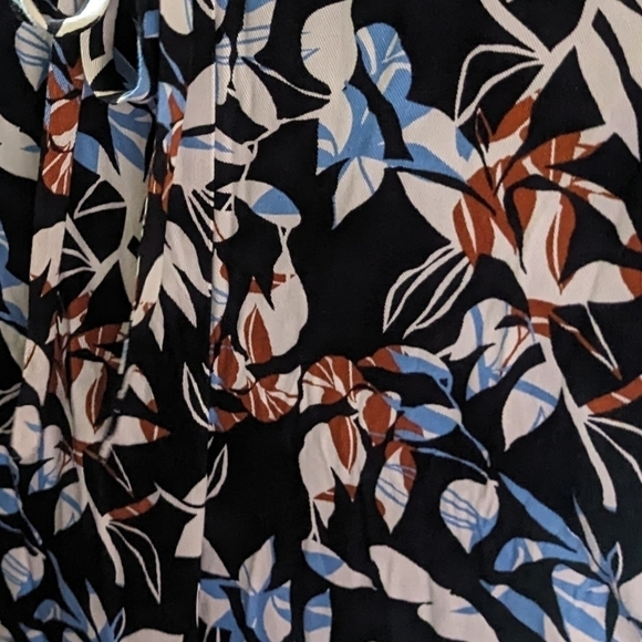 28 • Eloquii Elements • Printed Wide Leg Pants - Picture 3 of 4